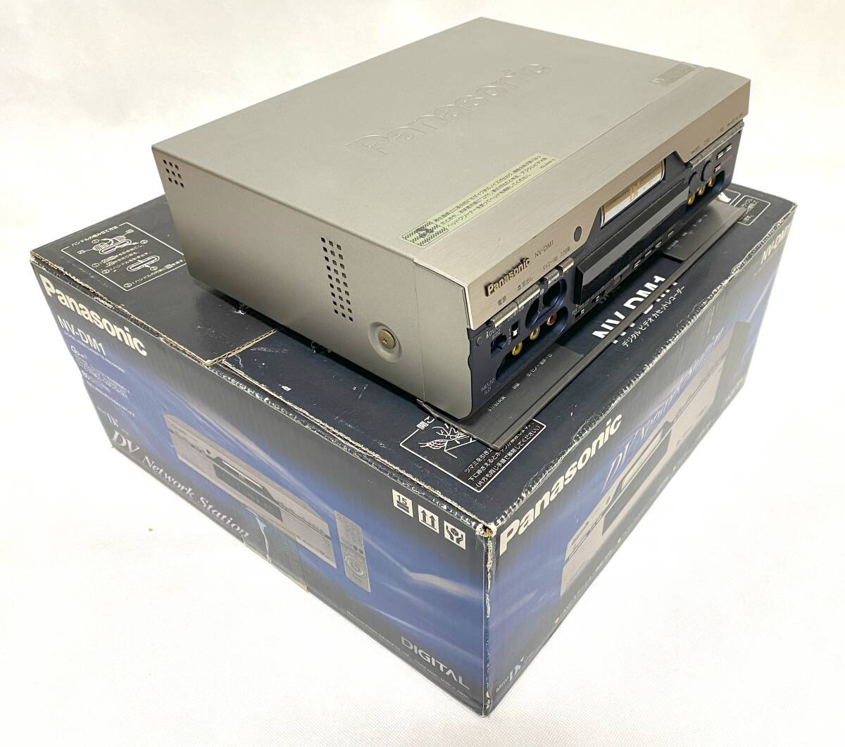 【通電確認済】Panasonic NV-DM1 説明書付き miniDV ミニDV デジタルビデオデッキ 99年製_画像2