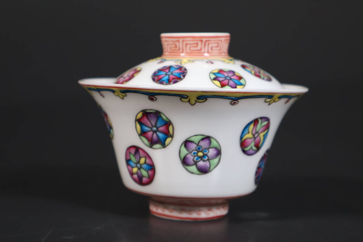 【和】(8937)　中国古玩　唐物　色絵粉彩花文茶碗　蓋付碗　景徳鎮_画像2