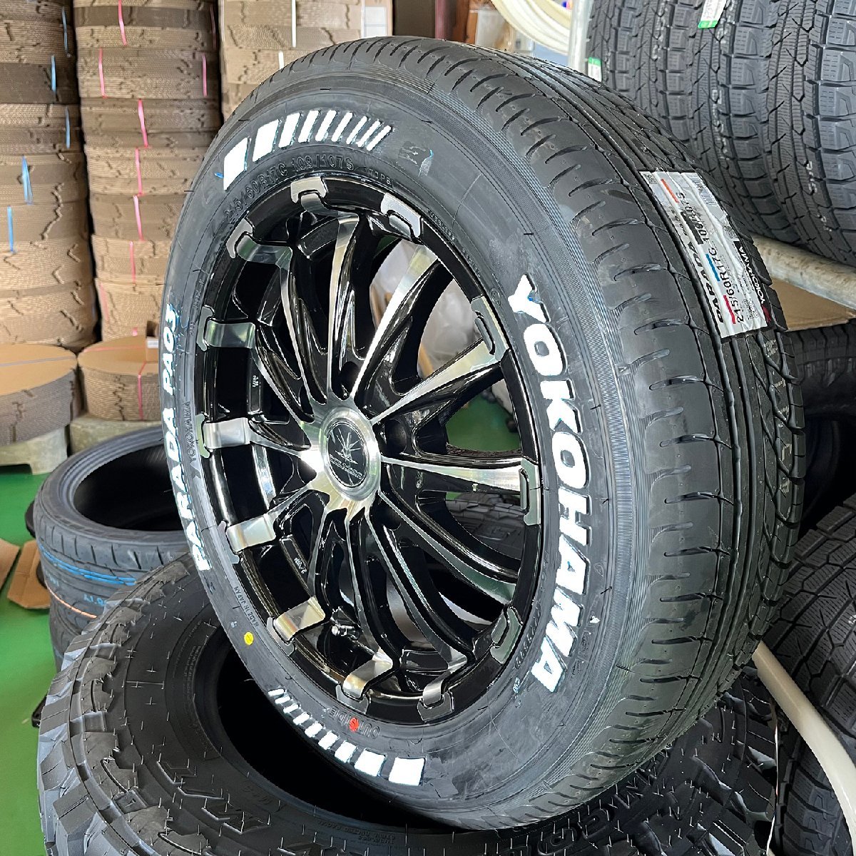 【200系ハイエース専用設計】車検対応 17インチタイヤホイールセット 215/60R17 ヨコハマ パラダ ホワイトレター 4本セット BD12 夏タイヤ_画像1