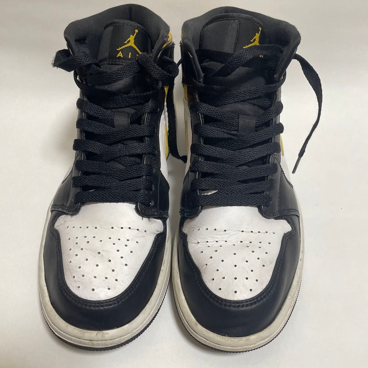 Air Jordan 1 Mid “White Pollen Black”