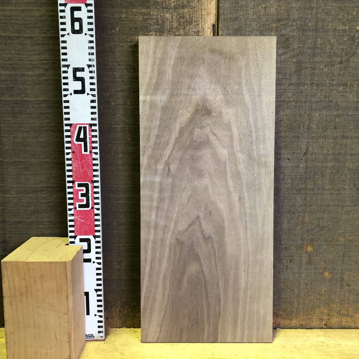送料無料！！【S576F】ウォルナット 550×240×24㎜ 極上杢 板材 乾燥材 木工 DIY 材木 天然木 無垢材《銘木すずめや》の画像5
