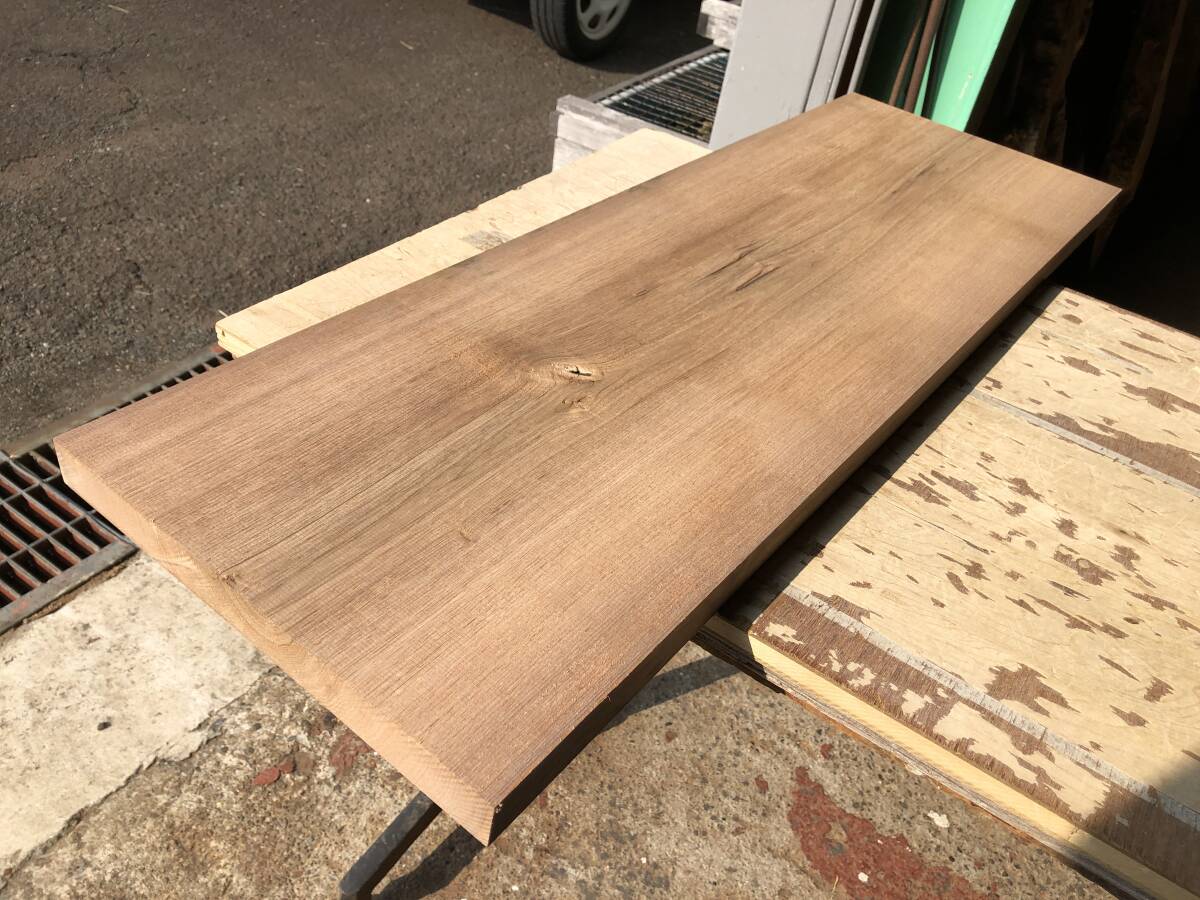 送料無料！！【S527F】胡桃 950×310×30㎜ 板材 乾燥材 木工 DIY 材木 天然木 無垢材《銘木すずめや》