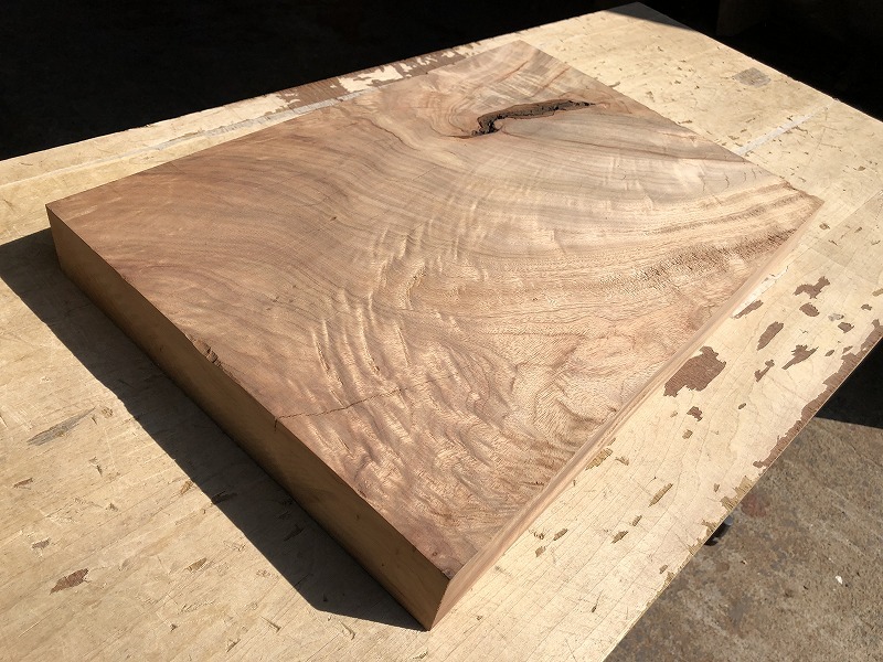 送料無料！！【S469E】樟 520×350×57㎜ 板材 乾燥材 木工 DIY 材木 天然木 無垢材 楠《銘木すずめや》