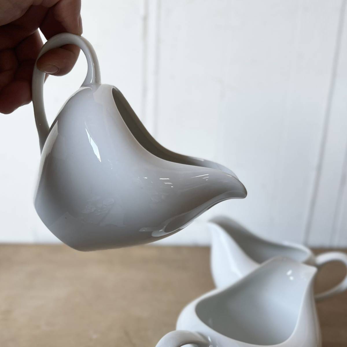 3個set 綺麗な曲線の 白磁 ピッチャー デットストック 陶器 検: 水差し ミルク フラワーベース 花瓶 花器 レトロ ビンテージ アンティークの画像3
