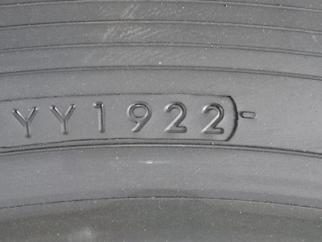 新品未使用!ヨコハマタイヤブルーアース-RV RV-03 215/65R16 4本セットヴェルファイアアルファードラッシュCR-Vエリシオンクロスロード_画像3