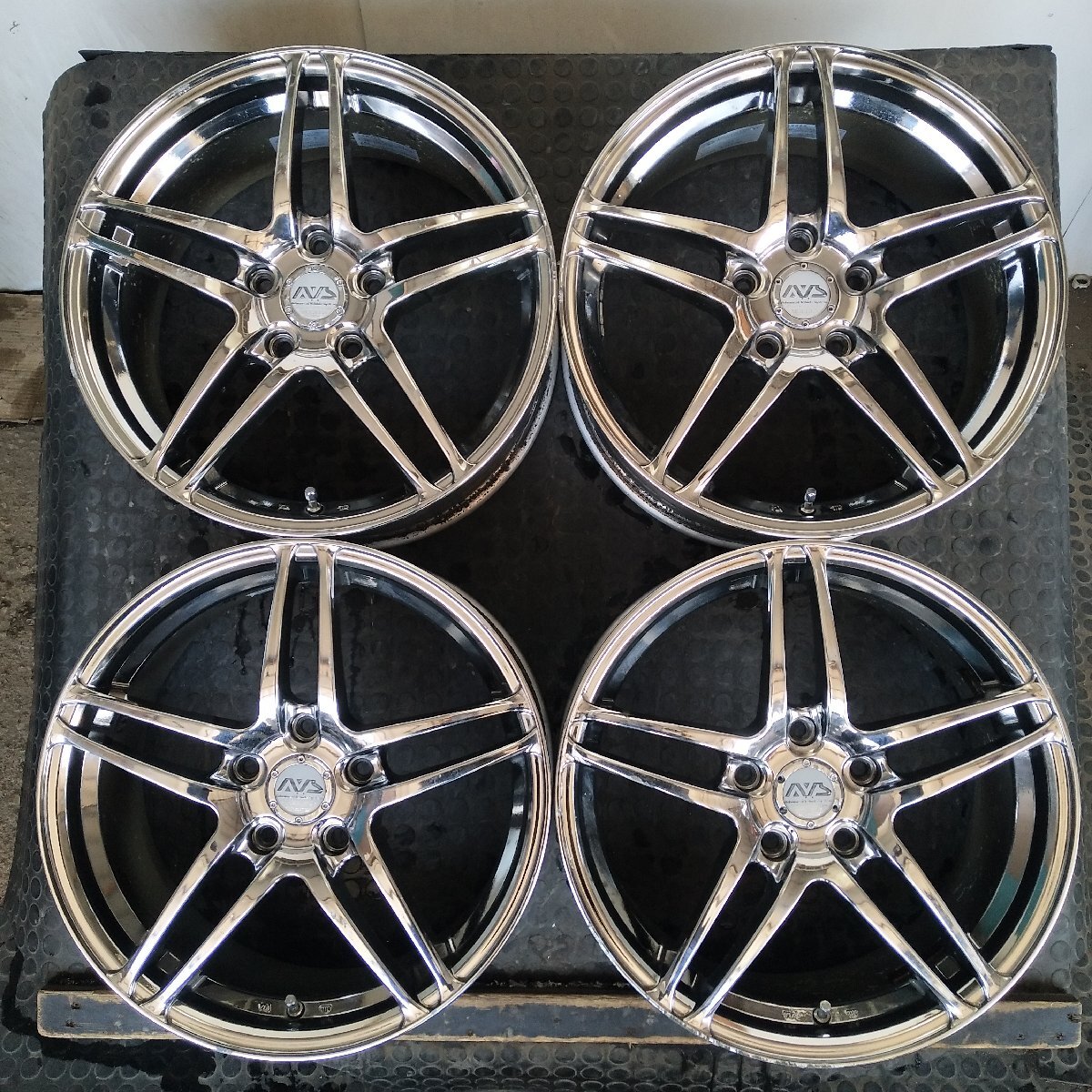 管理番号：A3-23【4本価格】【17x7J 5x114.3 ET+50 ハブ73】ヨコハマ AVS MODEL5・ノア ヴォクシー クラウン等・適格請求書発行可能_画像1