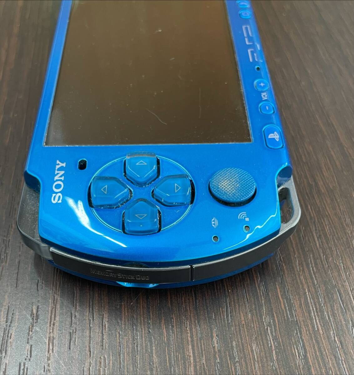 H#5520 【ジャンク1円出品】 SONY PSP-3000 本体 ブルー ソフト1枚付 動作未確認 ソニー プレイステーションポータブル_画像4