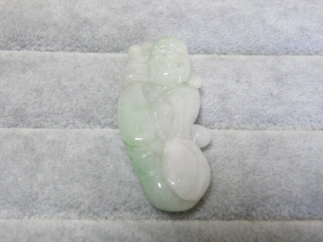 5075.天然ミャンマー産 翡翠 ヒスイ 縁起物 七福神 布袋