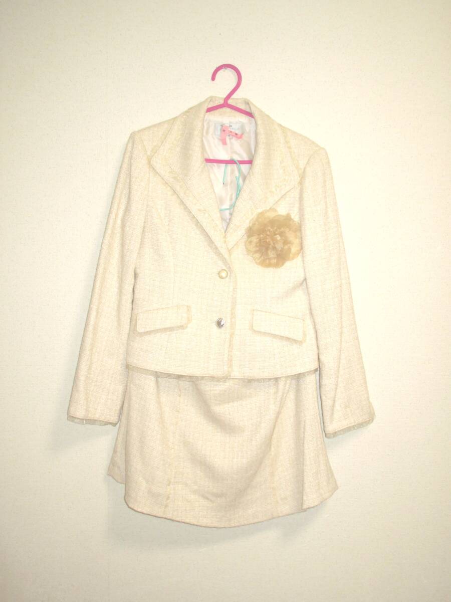 ESPRITMUR esprit mules formal suit with corsage . auger nji- jacket skirt gold group have been cleaned 11