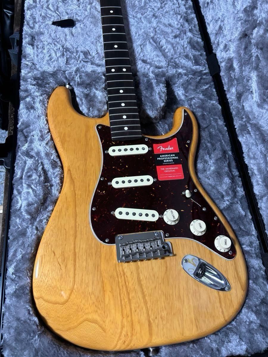 Fender Limited Lightweight Ash American Professional Stratocaster