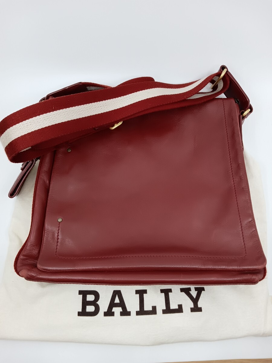 BALLY バリー　レザー　メッセンジャーバッグ　ショルダーバッグ　メンズ　レッド　本革_画像1