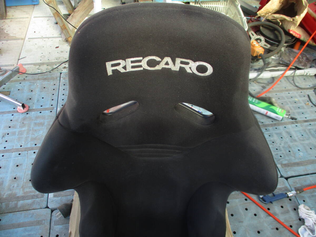 RECARO TS-G レカロ フルバケ 　頭の裏側１か所破れあり　クロネコ発送　１８０サイズ　ＴＳＧ　ＲＳＧ　_画像2