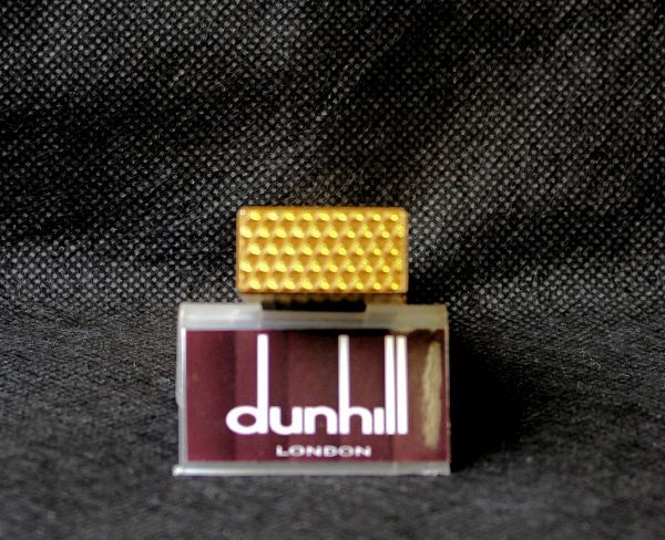 　極美品　　dunhill高級ガスライタ－　　ゴ－ルド／ダイヤモンドカット　ｄマ－ク　　_画像5