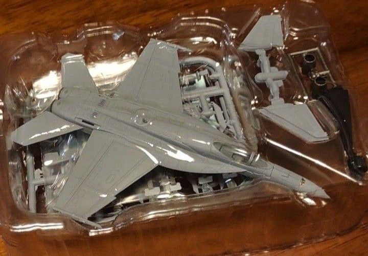 ロイヤルメイセス C エフトイズ スーパーホーネットファミリー2 1/144 F/A-18E VFA-27 ハイスペックシリーズ