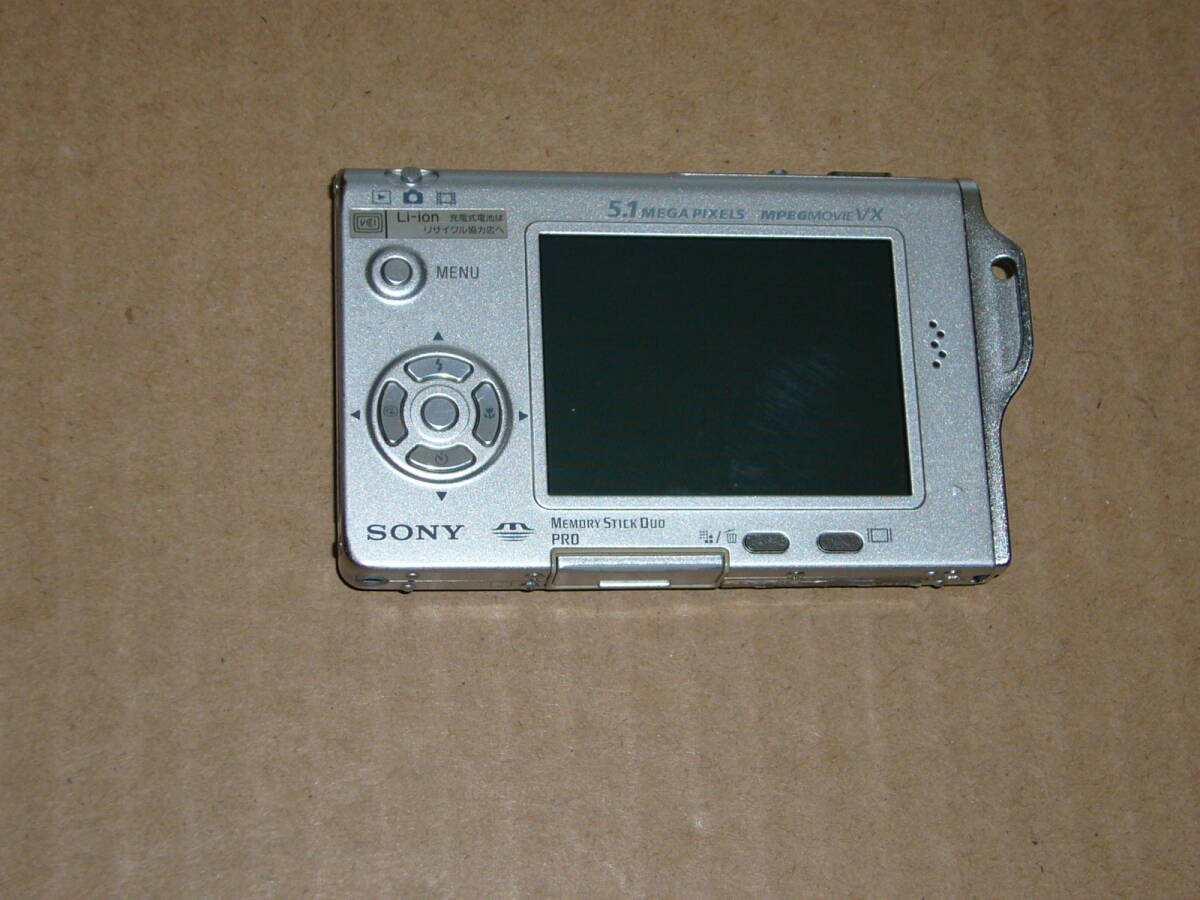 ■ＳＯＮＹ ★サイバーショット 【 DSC-T7 】・中古、作動品（ジャンク扱い）★送料込み★_画像3