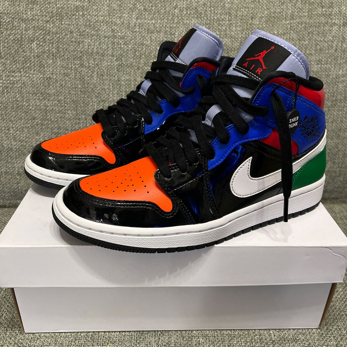 国内発送 NIKE WMNS AIR JORDAN 1 MID SE PATENT BLEND 22〜29㎝ NIKE】WMNS AIR JORDAN 1 MID SE