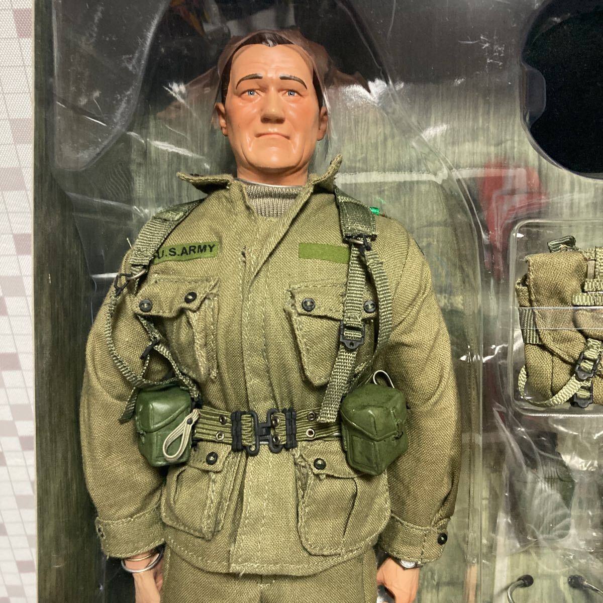 gcci【未使用】サイドショウ 1/6スケール ミリタリー フィギュア ジョン・ウェイン アメリカ陸軍特殊部隊 大佐_画像5