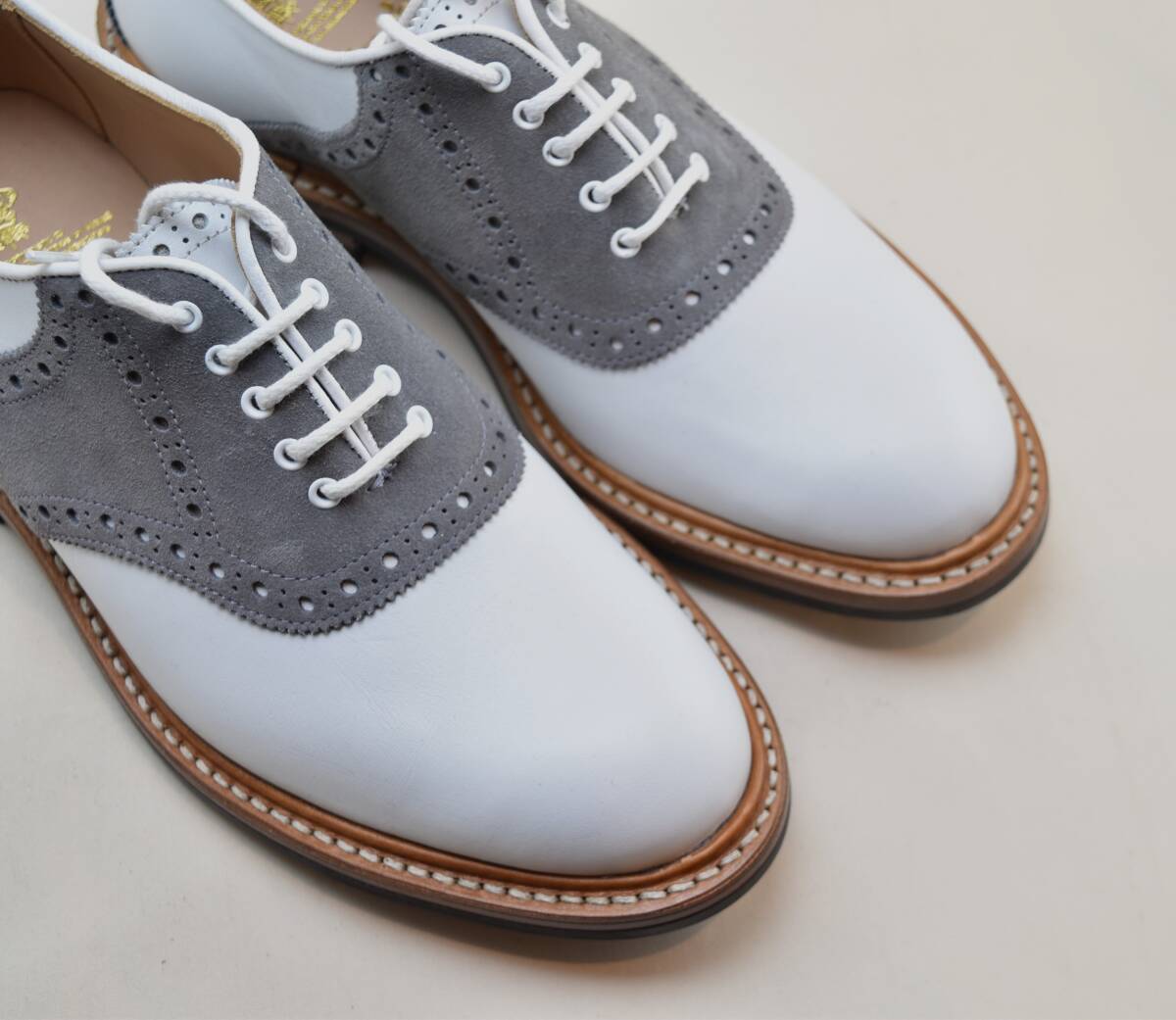 SALE!! トリッカーズ Tricker's　ツートーンサドルシューズ GREY SUEDE×WHITE CALF M7493/L UK6.5　25-25.5cm 　未使用品　イギリス製_画像6