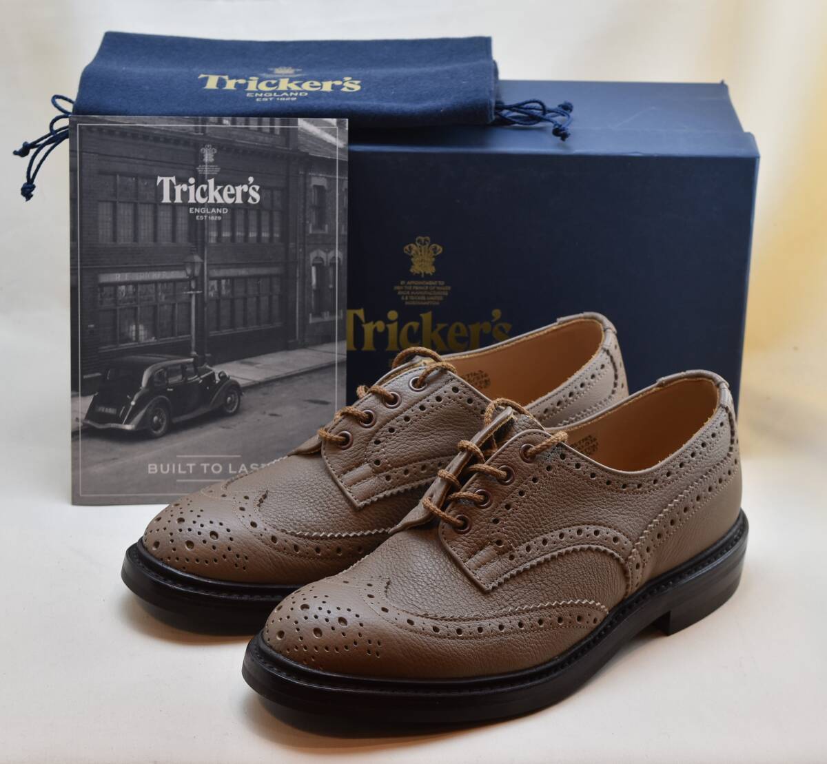 SALE!! トリッカーズ Tricker's　カントリー ブローグダービー Bourton Taupe Grain 5633/336 UK7.5 26-26.5cm 未使用品　イギリス製_画像1