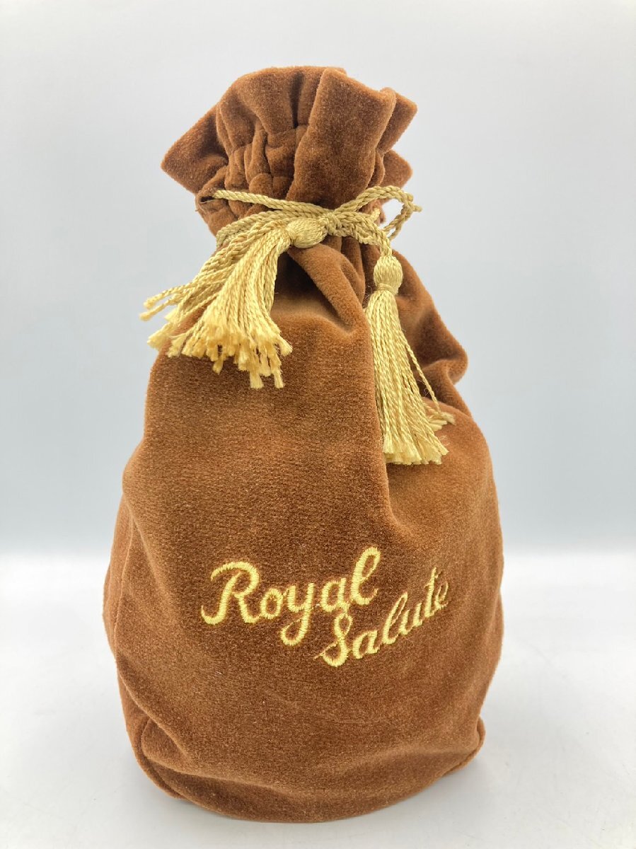 ST【同梱不可】ROYAL SALUTE ロイヤルサルート 21年 箱有 巾着付き 700ml 40% 1319g 未開栓 古酒 Z044020_画像9