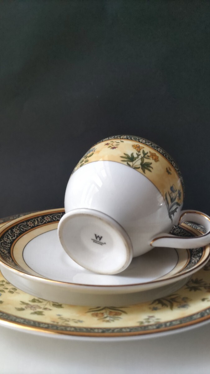 WEDGWOOD カップ ソーサー　ケーキ皿のセット_画像3