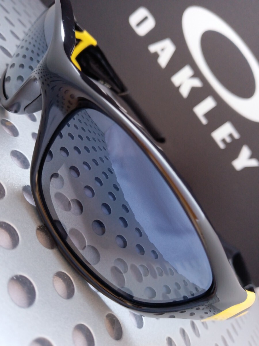 偏光・限定フレーム！ストレートジャケット☆ブラック【OAKLEY】STRAIGHT JACKET　オークリー　サングラス　POLARIZED　_画像1