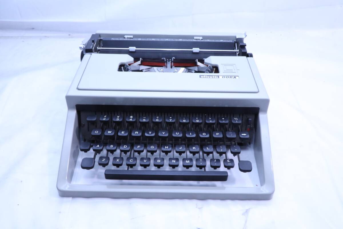 ◆ olivetti DORA タイプライター レトロ  #28767 ◆の画像2