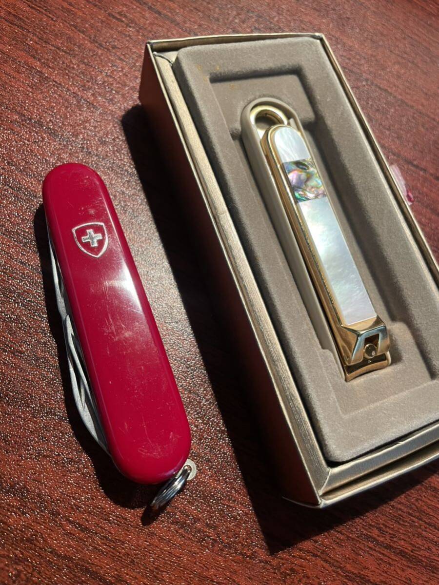 VICTORINOX マルチツール スイス 赤 高級爪切り貝作りの画像1