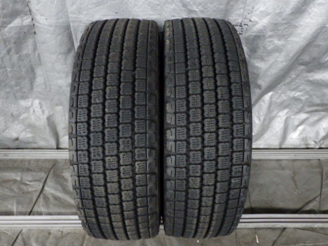 UT2379-ブリヂストン W910 265/60R22.5 143/140J 中古 2本セット スタッドレスタイヤ 2021年製