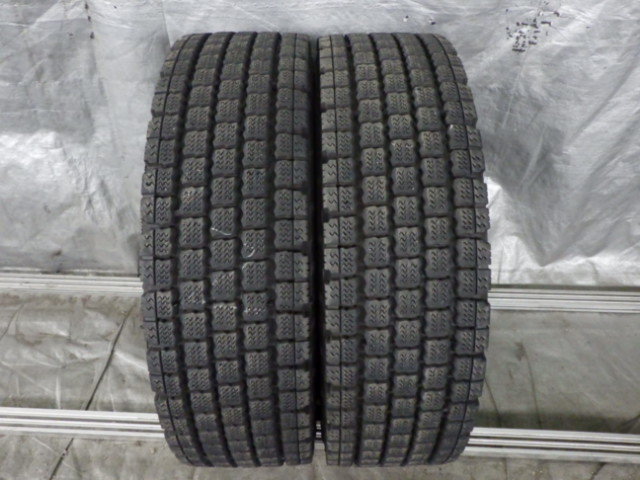 UT2419-HRT 再生 245/70R19.5 136/134J 中古再生 7分山 2本セット スタッドレスタイヤ