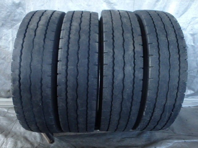 UT0661-ダンロップ SP527 235/70R22.5 138/135J 中古 8分山 4本セット サマータイヤ