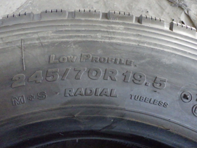 245/70R19.5 136/134J ブリヂストン M801II 中古 9.9分山 1本のみ オールシーズンタイヤ 2022年製 UT2695_画像2