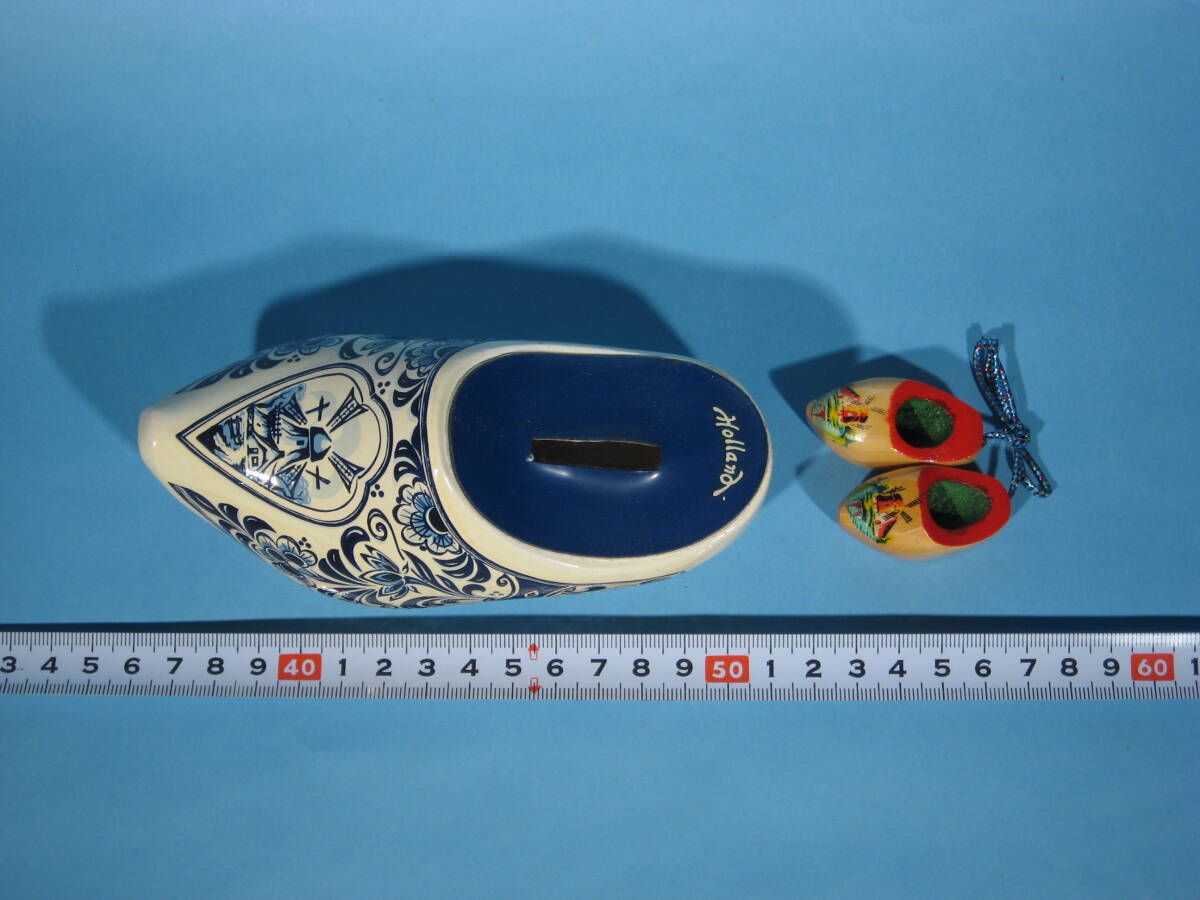  Holland tree shoes savings box & miniature tree shoes set Holland Clog type Coin bank ( used * beautiful goods )