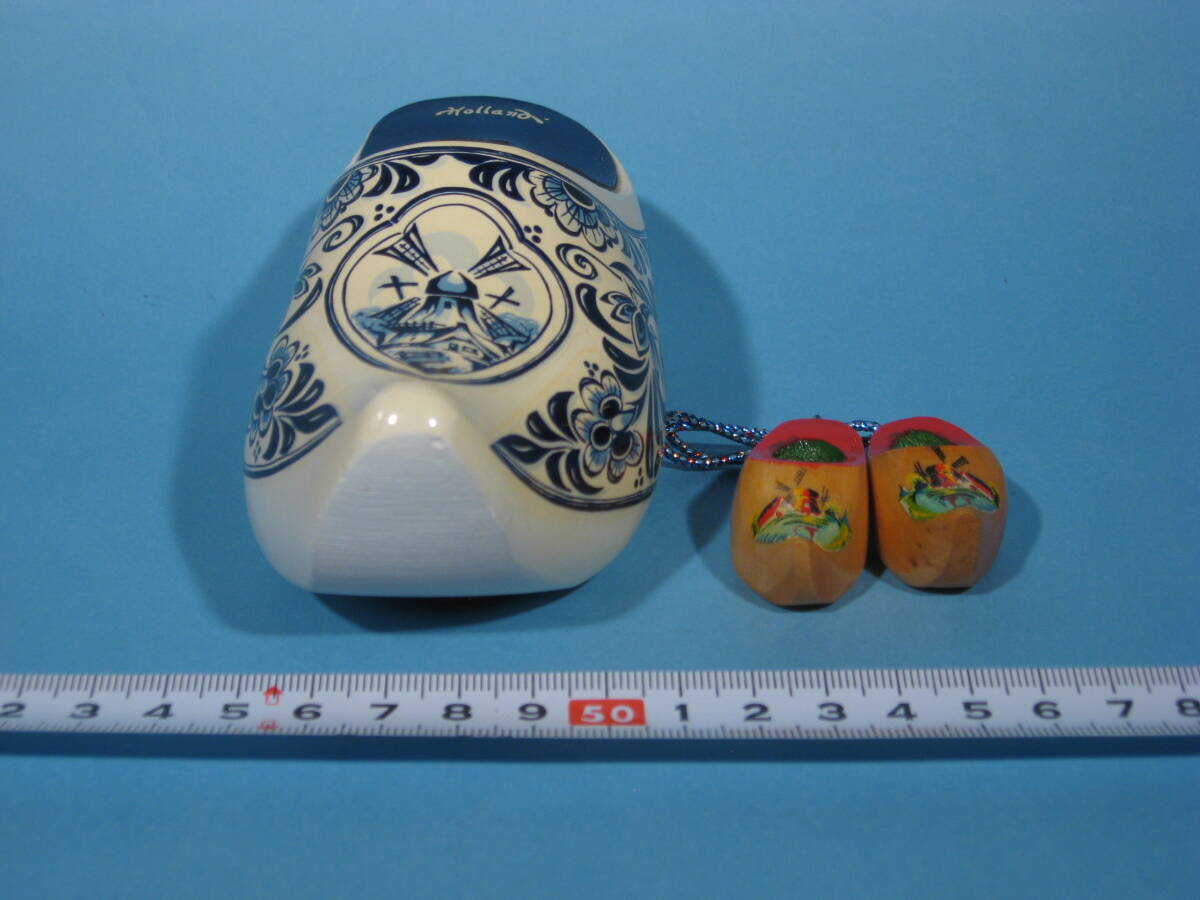  Holland tree shoes savings box & miniature tree shoes set Holland Clog type Coin bank ( used * beautiful goods )