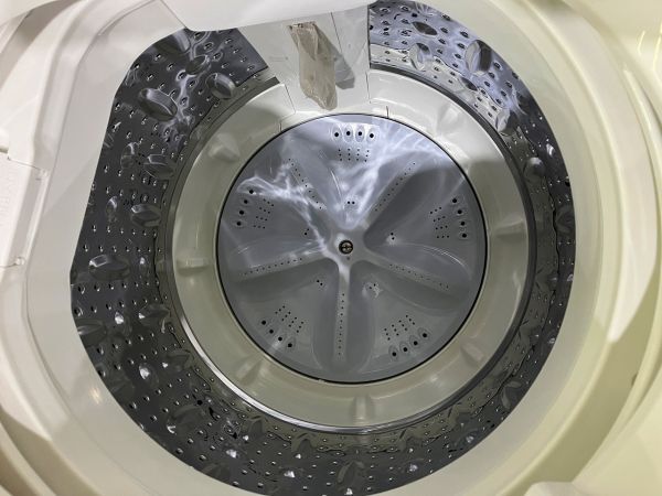 ◆FT11 全自動洗濯機 シャープ 5.5kg洗い　動作品　SHARP　ES-GE5C-W　家電　洗濯機◆T_画像5