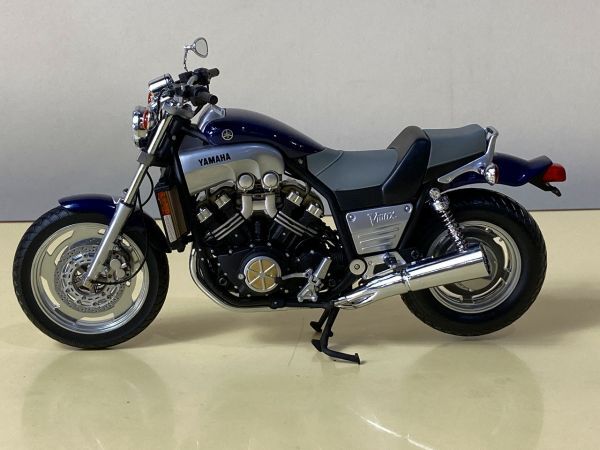 ◆FR13 バイク 模型 Yamaha MINICHAMPS 1/12スケール　コレクション　置物　オートバイ◆T_画像2