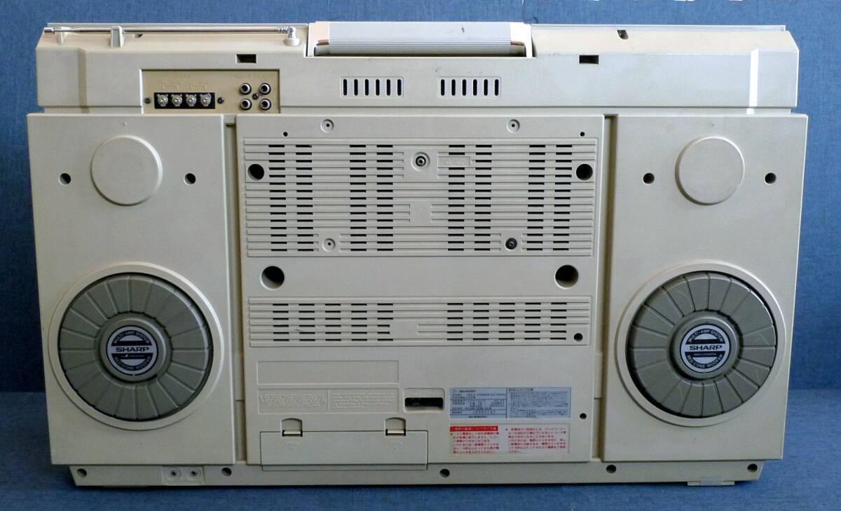 SHARP DUAL-PLAY DISC STEREO SYSTEM VZ-V2 レコード両面演奏 AM FM ラジオ カセットデッキ 動作品！_画像4