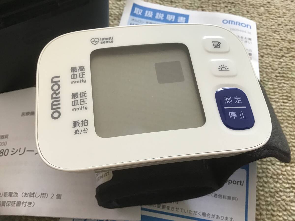 オムロン　OMRON 手首式血圧計　HEM6180_画像2