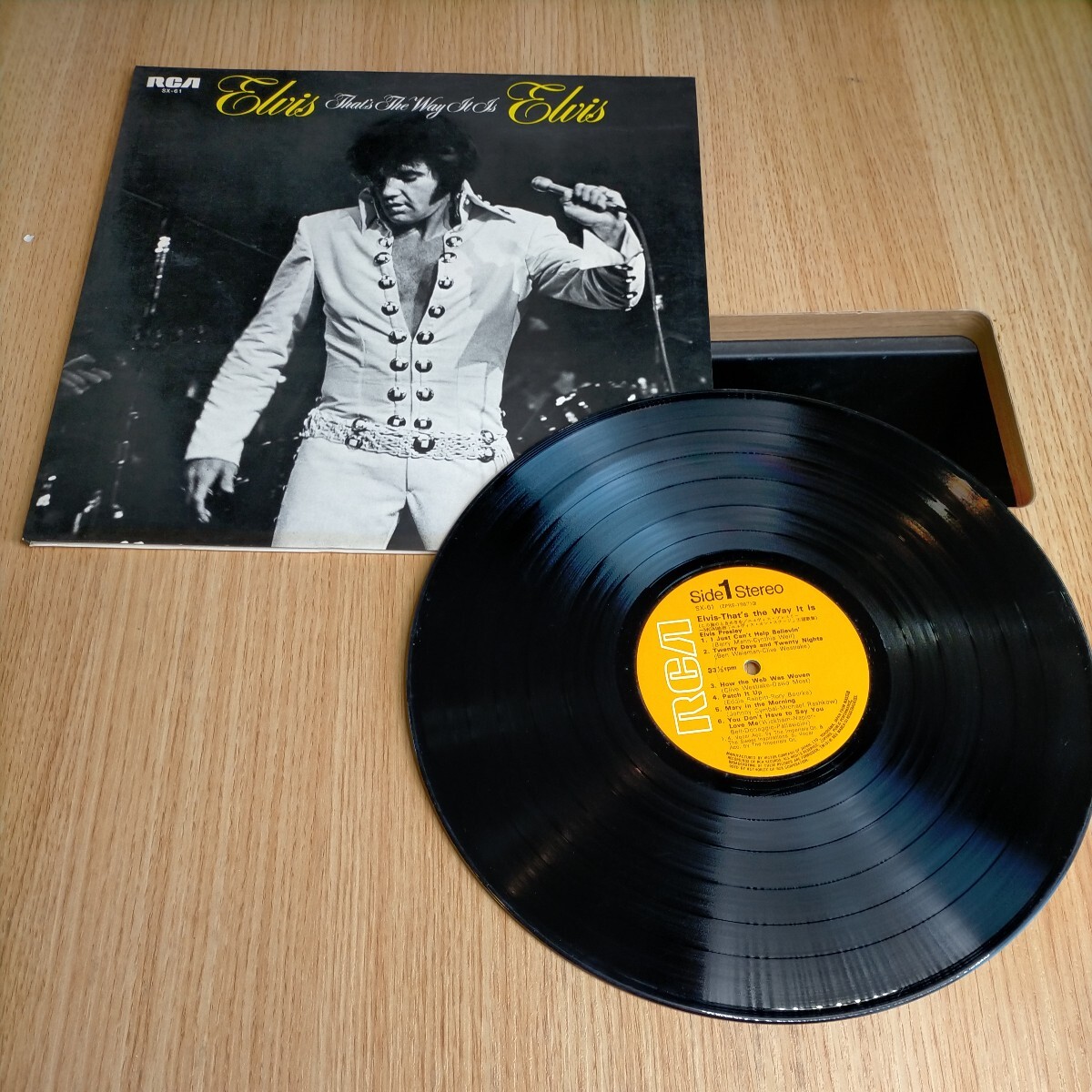 H1682 エルヴィス・プレスリー この胸のときめきを ELVIS Elvis 主題歌曲集 LP盤 LPレコード 洋楽 昭和レトロ 送料全国一律510円_画像1