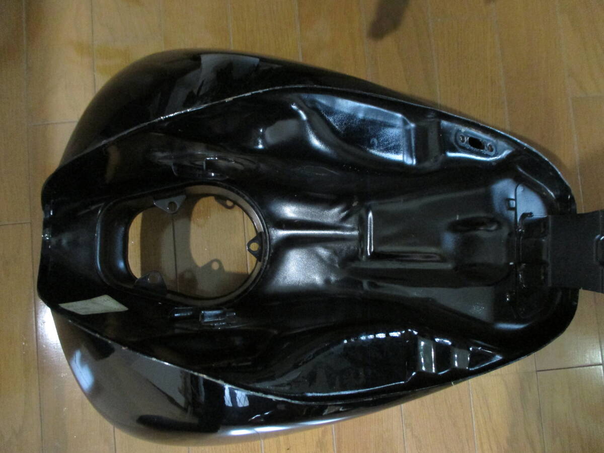 スズキ サベージ400/650 純正ガソリンタンク 中古品 横浜_画像3