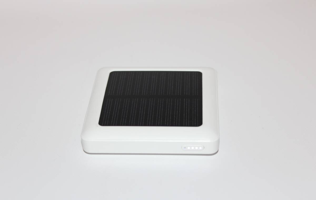 DAISO ダイソー ソーラー充電モバイルバッテリー 5000mAhの画像3