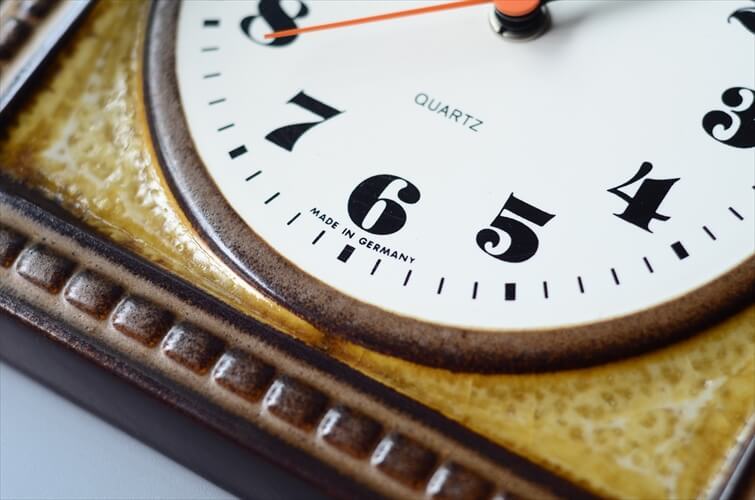 ドイツ製 KIENZLE 雰囲気ある配色の 陶器 壁時計 電池式 壁掛け時計 キンツレー セラミック アンティーク ig3839の画像5