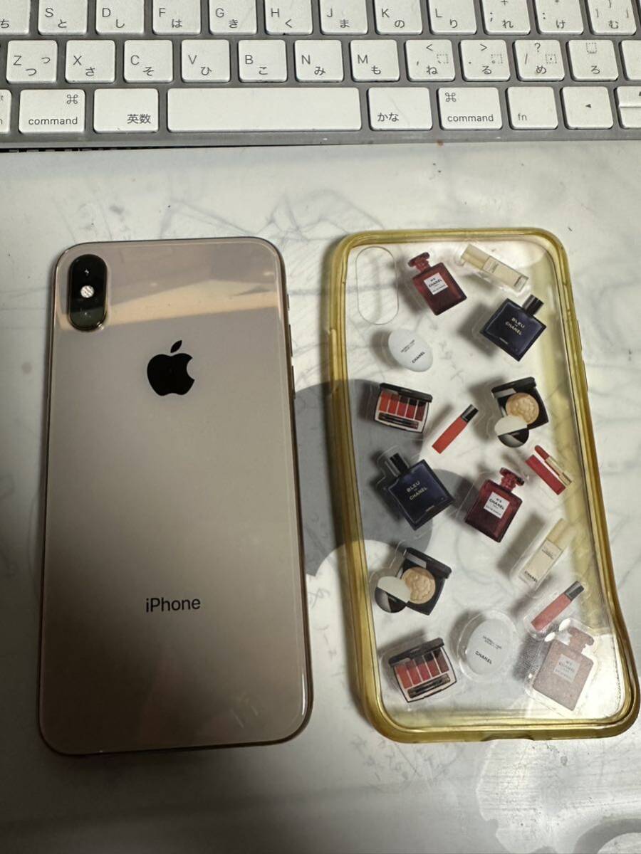 美品　Apple iPhone xs 64GB docomo シャンパンゴールド