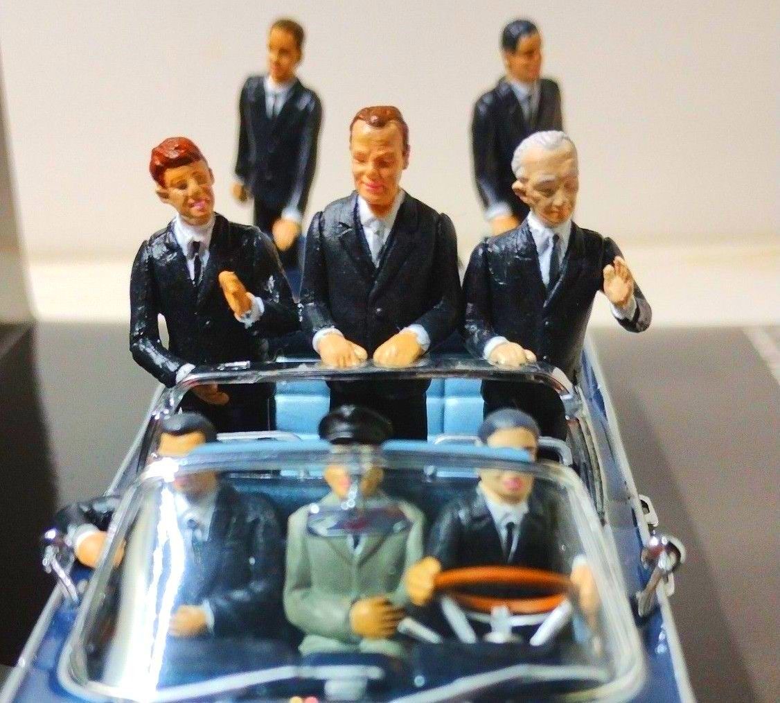 1/43 ケネディ大統領 ドイツ訪歴専用仕様 コンチネンタル 1/43 ケネディ大統領 ドイツ訪歴専用仕様 コンチネンタル