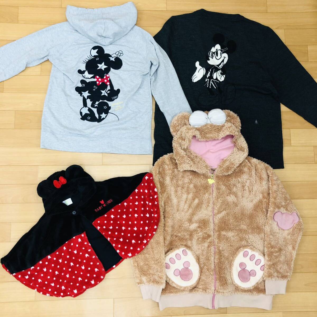 ●4-8① Disney ディズニー まとめ 60点 トップス ボトムス バッグ ベビー 子供服 大人服 グッズ 雑貨 ぬいぐるみ キャラクター 大量_画像6