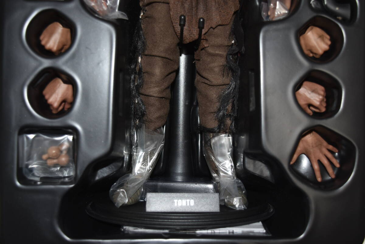 29M 【中古品】 HotToys TONTO 1/6 scale figure COLLECTER'S EDITION MMS217 ホットトイズ THE LONE RANGER ローンレンジャー トント_画像4