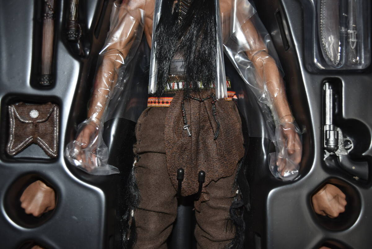 29M 【中古品】 HotToys TONTO 1/6 scale figure COLLECTER'S EDITION MMS217 ホットトイズ THE LONE RANGER ローンレンジャー トント_画像3