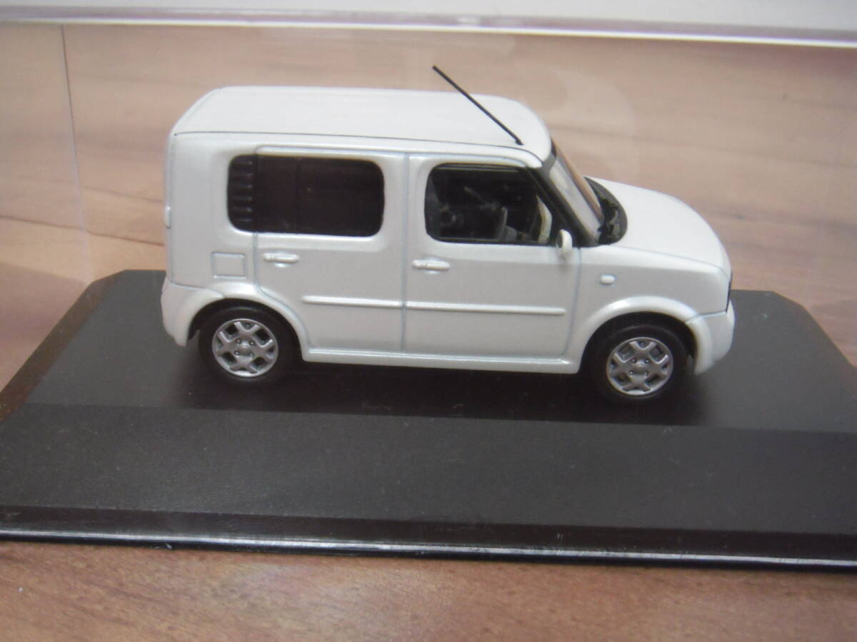 京商　日産　キューブ　ミニカー　白　ホワイト　KYOSHO　NISSAN　CUBE　1/43_画像5