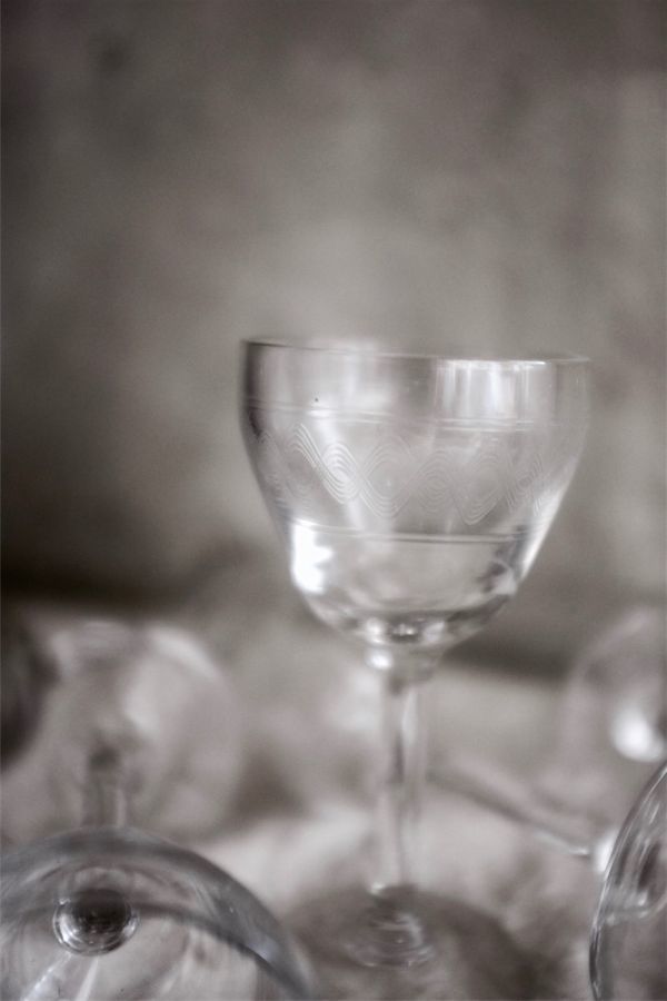 1900年初頭 フランスアンティーク 歪みと蛇行のグラヴィールのあるシェリーグラス リキュール ガラス ショットグラス ワイングラス 装飾_画像3