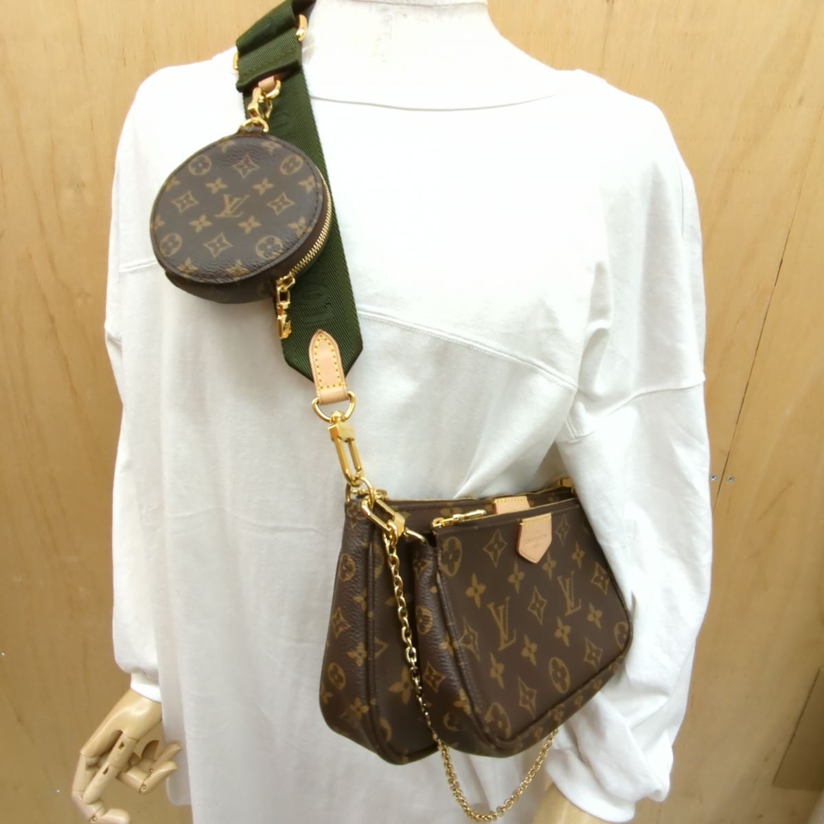 美品　ルイヴィトン　ショルダーポーチ　ミュルティポシェットアクセソワール　カーキ　M44813　LOUIS VUITTON　中古◆3111/藤枝インター店_画像10